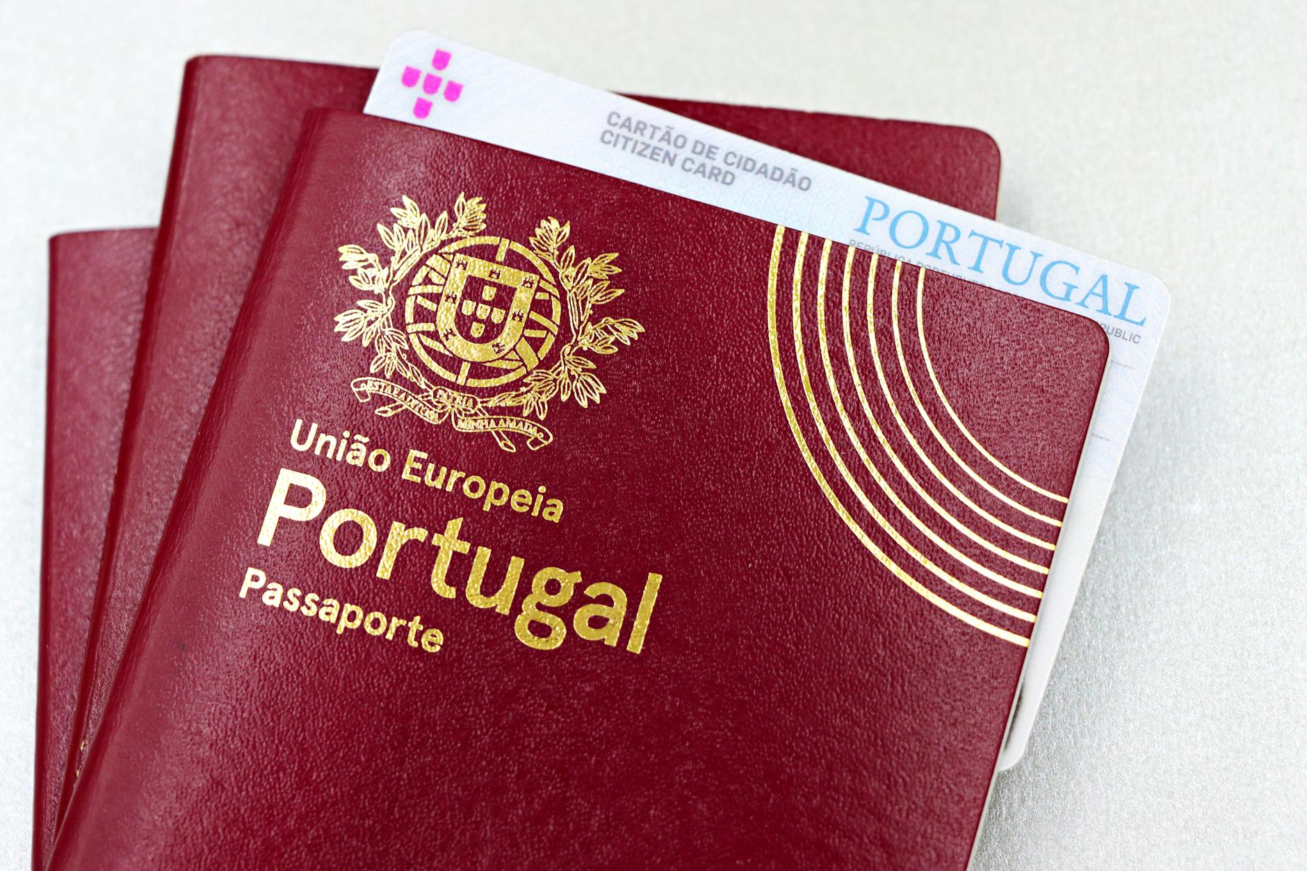 Portugal and Italy Maintain Strict Border Checks for British Travelers Amid EU Rollout