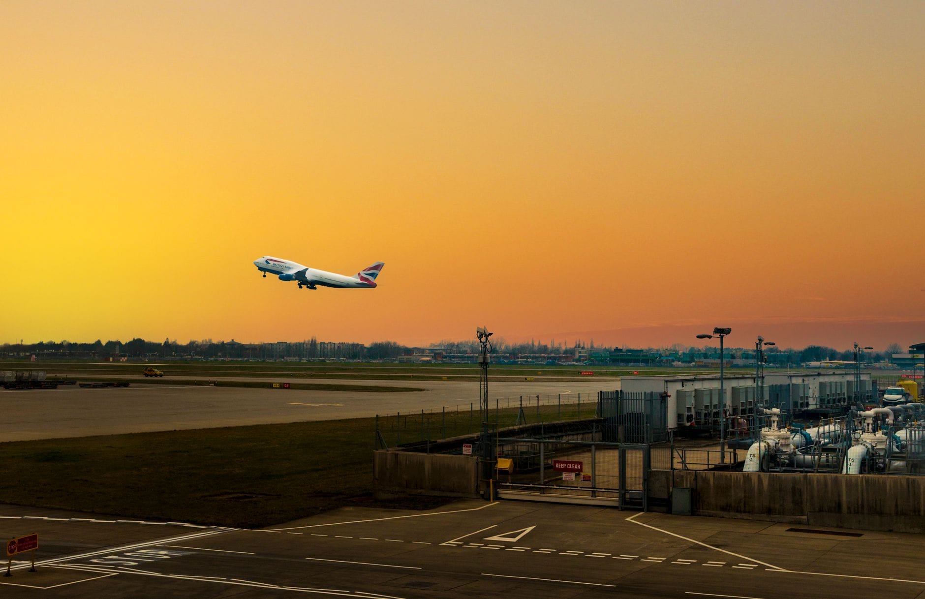 Rising Drop-Off Fees at UK Airports Spark Debate
