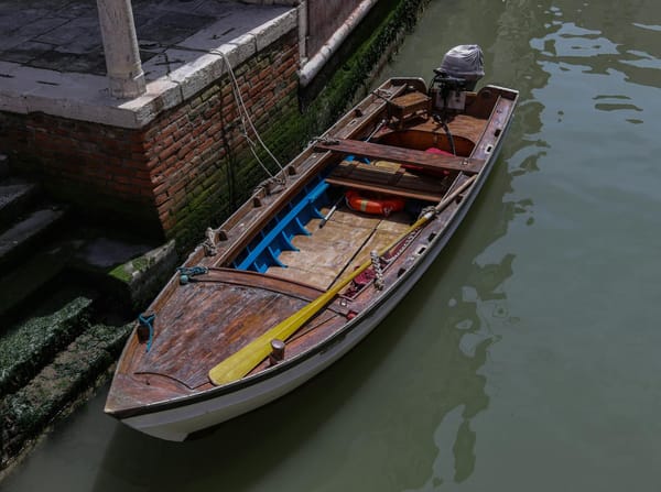 Lobbying Firm Co-Founded by Peter Mandelson Enters Administration Amid Controversy