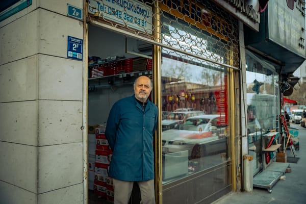 China's Manufacturing Struggles Amid Global Turmoil